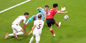 Hwang In-beom zorgt voor de 2-1 comeback-overwinning van Zuid-Korea op Tsjechië op het WK