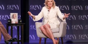 Jill Biden zegt dat het haar spijt dat ze niet meer over de drugsverslaving van zoon Hunter heeft gesproken