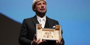 John Travolta verrast met erepalm op het filmfestival van Cannes