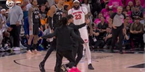 Jongeman gearresteerd en levenslang verbannen uit alle NBA-arena’s nadat hij zich in Game 1 van Spurs-Knicks naar de rechtbank haastte