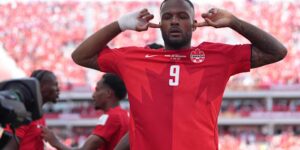 Larin scoort in de 78e minuut en brengt Canada naar een 1-1 gelijkspel tegen Bosnië-Herzegovina in de WK-opener