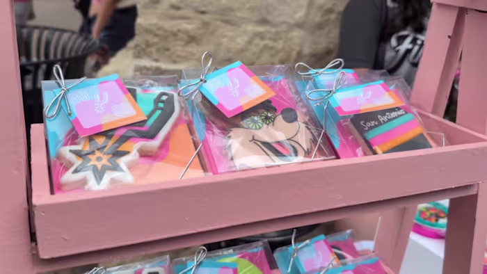 Markt met Spurs-thema brengt kleine bedrijven en de gemeenschap samen aan Northwest Side