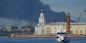 Oekraïne richt zich opnieuw op Sint-Petersburg nadat Poetin het aanbod van Zelenskiy voor directe gesprekken heeft afgewezen