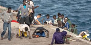 Paus Leo bezoekt de migratiehotspots van Europa. Katholieken hopen dat hij de politieke spanningen zal verlichten