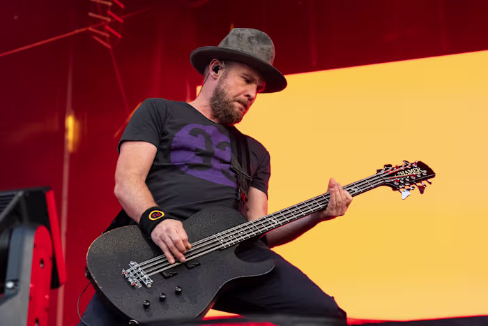 Pearl Jam-bassist Ament benadrukt in de Tribeca-film de impact van skateboarden op inheemse gemeenschappen