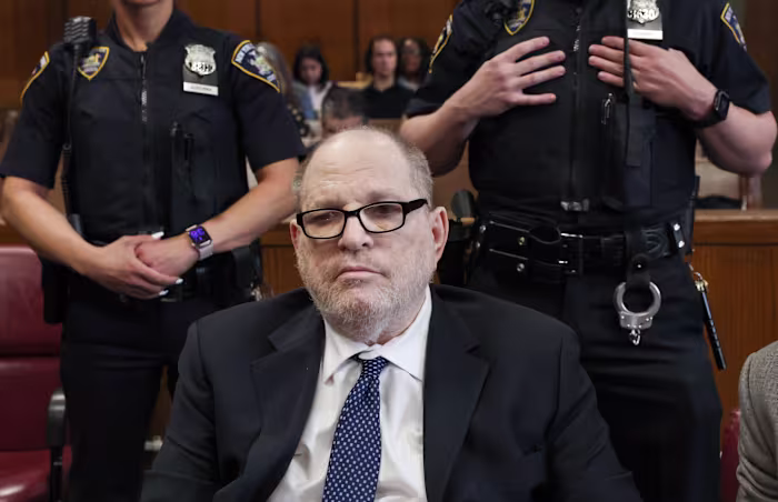 Rechter verklaart nietigverklaring van het proces tegen verkrachting tegen Harvey Weinstein na impasses in de jury