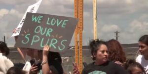 Spurs keren terug naar San Antonio na een trip naar New York voor de NBA Finals