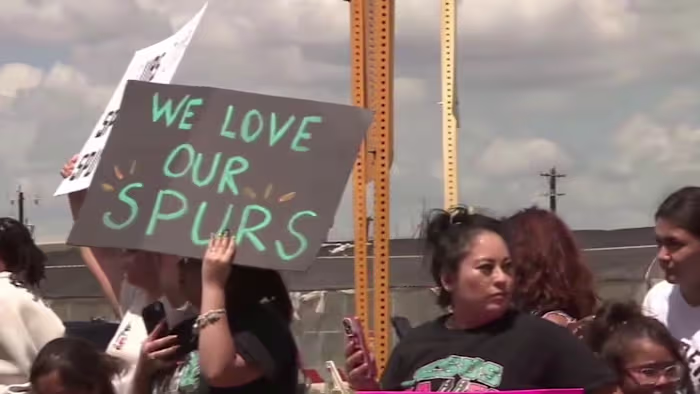 Spurs keren terug naar San Antonio na een trip naar New York voor de NBA Finals