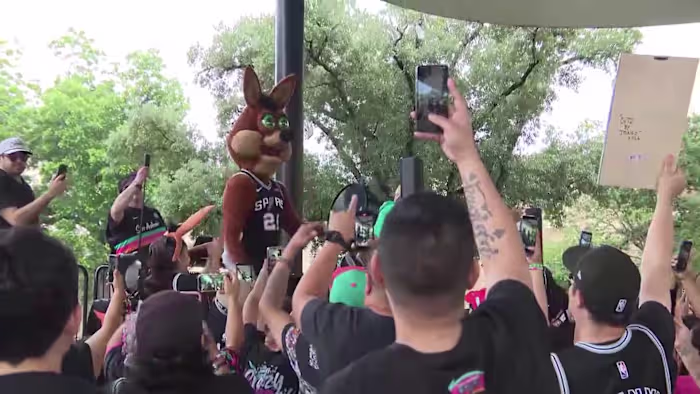 Spurs kondigen gratis kijkfeesten, pep-rally's en fanevenementen aan voorafgaand aan de NBA-finale