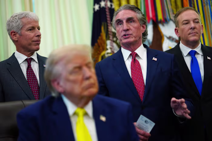 Trump kondigt 700 miljoen dollar aan nieuwe steun aan voor de worstelende kolenindustrie