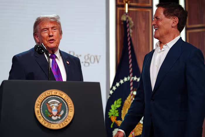 Trump prijst een grote TrumpRx-uitbreiding, waarbij meer dan 600 generieke geneesmiddelen worden toegevoegd