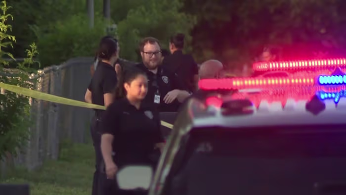 Twee schoten, drie op de vlucht na een overval op Southwest Side, zegt de politie