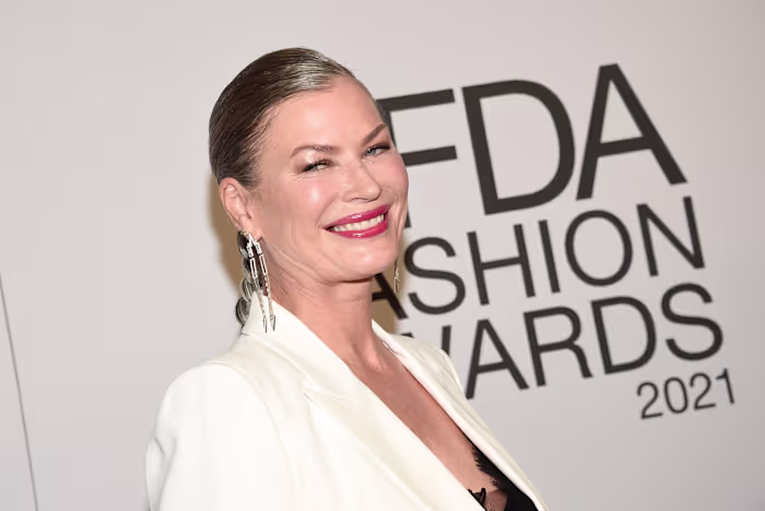 Voormalig supermodel Carré Otis dient in Parijs een klacht in over verkrachting tegen ex-elitebaas