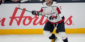 Alex Ovechkin verklaart: ‘Ik ben terug!’ en tekent opnieuw bij Capitals om terug te keren voor een 22e NHL-seizoen