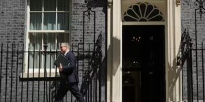Andy Burnham komt steeds dichter bij de macht in Groot-Brittannië terwijl Keir Starmer op zoek is naar een erfenis