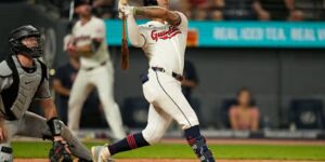 Brayan Rocchio slaat 2-run homer op de 9e plaats en tilt Guardians met 6-5 van White Sox in AL Central-duel