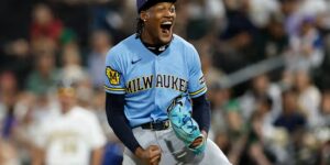 Brewers overleven A’s 15-14 in 12 innings terwijl teams samen 11 homeruns en 34 hits scoren in Las Vegas