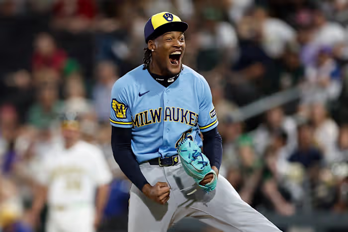Brewers overleven A's 15-14 in 12 innings terwijl teams samen 11 homeruns en 34 hits scoren in Las Vegas
