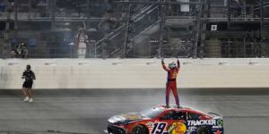 Briscoe houdt Bell tegen in NASCAR’s terugkeer naar Chicagoland Speedway