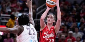 Caitlin Clark stemde voor de derde opeenvolgende WNBA All-Star Game, vergezeld door twee Fever-teamgenoten