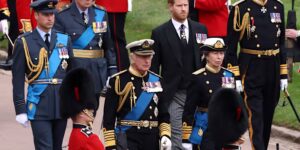 Charles ontving Prins Harry en familie voor het eerst in jaren terwijl ze een familiekloof probeerden te herstellen