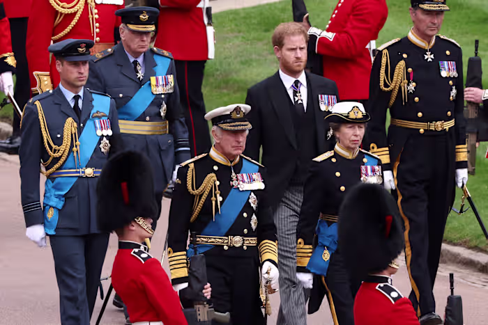 Charles ontving Prins Harry en familie voor het eerst in jaren terwijl ze een familiekloof probeerden te herstellen