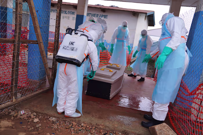 De ebola-uitbraak in Congo heeft ruim duizend mensen het leven gekost