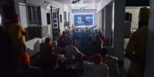 Door gemeenschapsvertoningen kan een filmset tijdens een Indiase opstand de censuur omzeilen