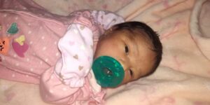 ‘Gewoon een kleine baby’: gemeenschap komt bijeen tijdens wake voor 7 maanden oude Ozana Cisneros te midden van lopend onderzoek