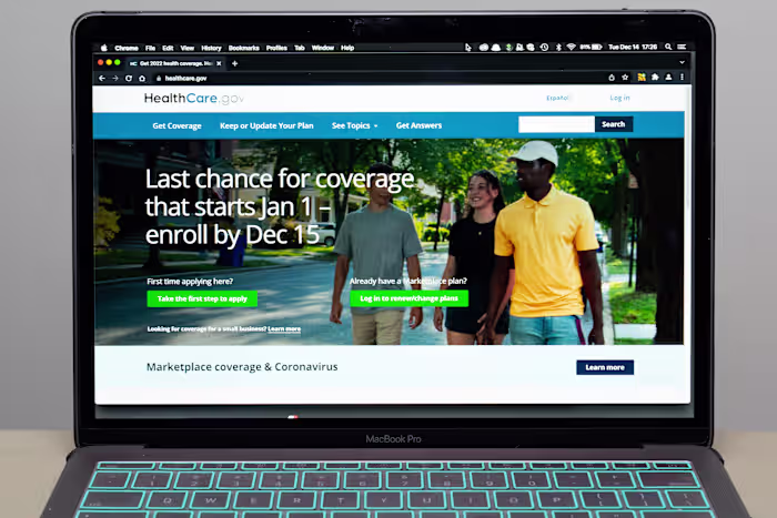 Het aantal Obamacare-cijfers is het afgelopen jaar in veel staten dramatisch gekrompen, zo blijkt uit nieuwe federale gegevens