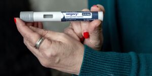 Medicare dekt nu een aantal GLP-1-medicijnen voor gewichtsverlies voor $ 50. Dit is wat u moet weten