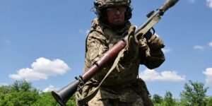 Oekraïense aanvallen zijn voor de door Rusland bezette Krim aanleiding om de verkoop van civiele benzine stop te zetten