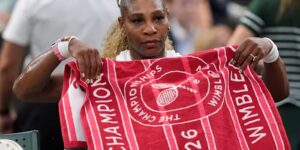 Serena Williams trekt zich vanwege een blessure terug uit het dubbelspel met zus Venus op Wimbledon