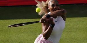 Serena keert terug: Williams maakt met Mboko een winnende comeback in het dubbelspel bij Queen’s Club