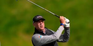 Stewart Cink en Charlie Wi delen de voorsprong op de US Senior Open na opening 67s