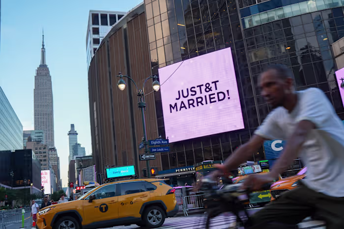 Taylor Swift en Travis Kelce trouwen in het bijzijn van beroemde vrienden in Madison Square Garden