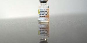 Trump-functionarissen willen het voorschrijven van testosteronmedicijnen gemakkelijker maken. Is dat een goed idee?