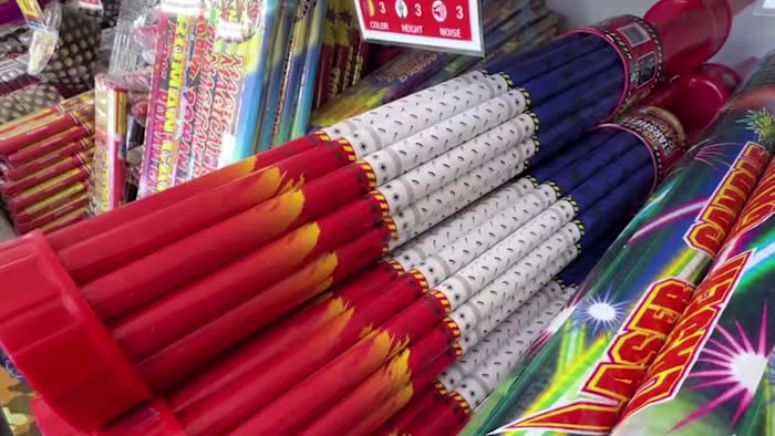 Vuurwerkkraampjes zien een sterke verkoop nu gezinnen zich voorbereiden op de viering van de 250ste verjaardag van Amerika