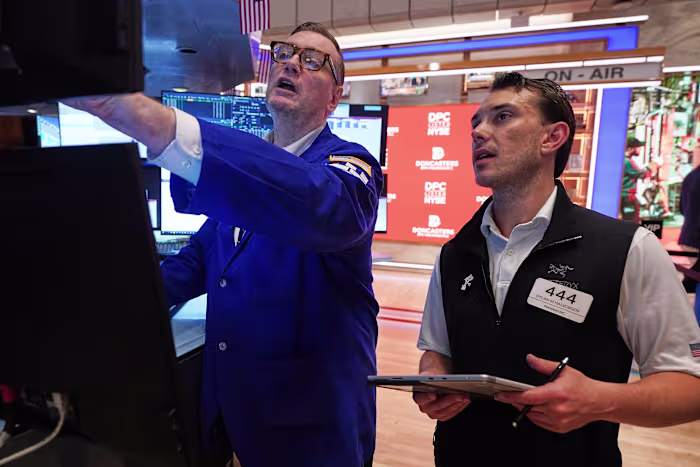 Wall Street drijft naar een gemengd einde nadat Micron stijgt en Apple daalt
