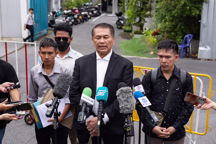 Zeevarenden die in de Straat van Hormuz zijn aangevallen, klagen een rederij in Thailand aan