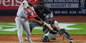 Alec Burleson slaat drie homeruns terwijl Cardinals Yankees met 13-7 versloeg na verlies van zes punten voorsprong