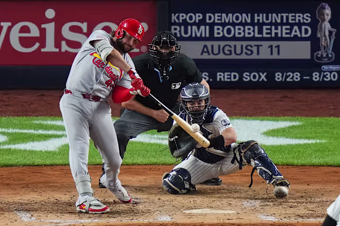 Alec Burleson slaat drie homeruns terwijl Cardinals Yankees met 13-7 versloeg na verlies van zes punten voorsprong