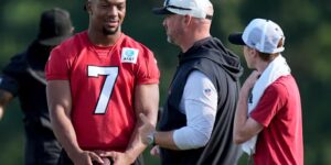 Bijan Robinson van Falcons gaat akkoord met een verlenging van drie jaar, waardoor hij de bestbetaalde running back van de NFL wordt