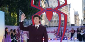 Box Office: ‘Spider-Man’ blijft bovenaan terwijl twee dinofilms strijden om de derde plaats