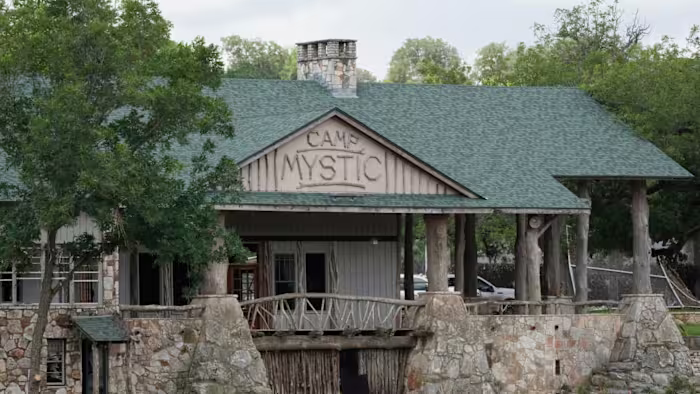 Camp Mystic zoekt faillissementsbescherming voor de familie Eastland te midden van rechtszaken over overstromingen