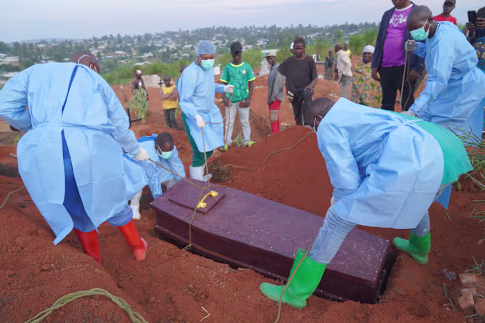 Congo krijgt 70.000 doses Ervebo Ebola-vaccin, dat effectief is gebleken bij eerdere uitbraken