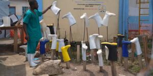 Congo zegt dat 2.000 mensen zijn omgekomen bij de snelst groeiende ebola-uitbraak in de geschiedenis