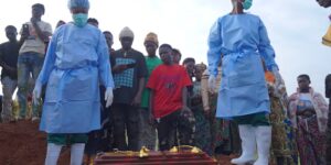 De Ebola-uitbraak in Congo bereikt 5.000 gevallen en overtreft de responsinspanningen met een ongekende snelheid