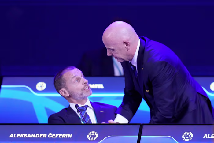 De Europese voetbalorganisatie UEFA waarschuwt de FIFA voor juridische stappen vanwege het mislukte uitverkoopplan van Infantino voor het WK