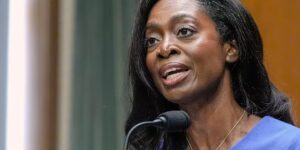 De Senaat benoemt dr. Erica Schwartz als CDC-directeur, waardoor nieuw leiderschap wordt toegevoegd aan de in moeilijkheden verkerende organisatie
